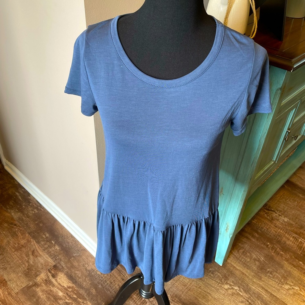 Short sleeve peplum top